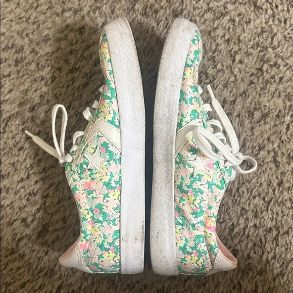EUC Converse All Stars Women’s Floral Sneakers size 6 - Picture 5 of 8